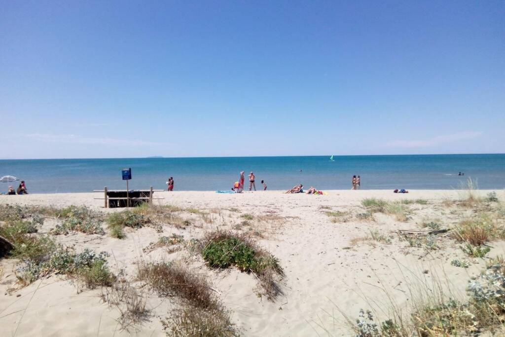 Casa Nel Parco Sulla Spiaggia Пиза Екстериор снимка